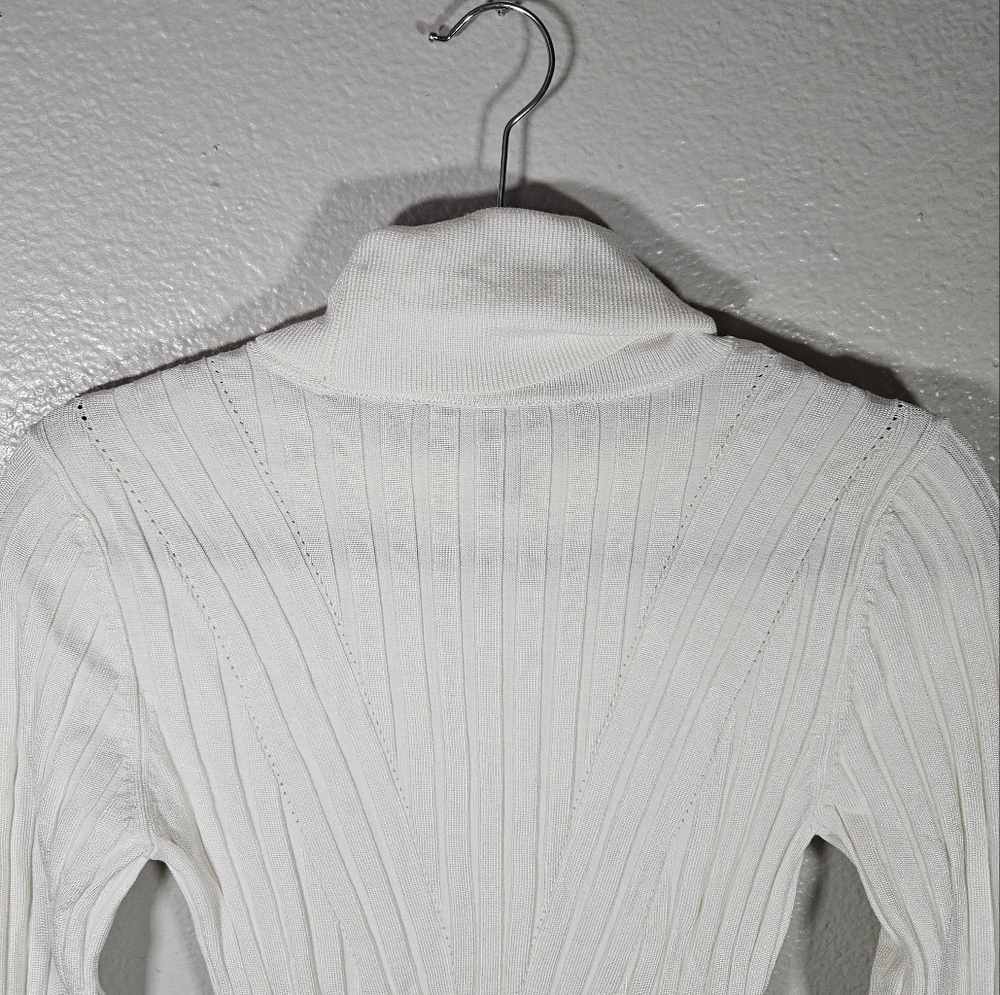 White House Black Market Ribbed Turtleneck Size S - Picture 7 of 13